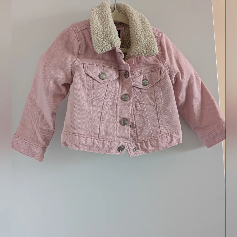 Baby Gap pink Sherpa lined corduroy jacket  size 2T